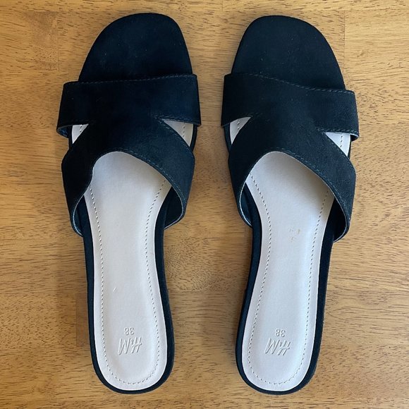 H&M Shoes - NWOT Size 38 black H&M velour sandal